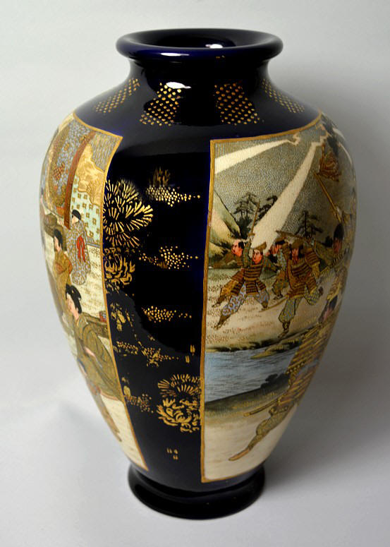 японская фарфоровая ваза САЦУМА с авторским рисунком на самурайскую тему 1850-60-е гг.
