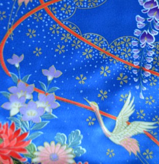 рисунока на японском халате-кимоно