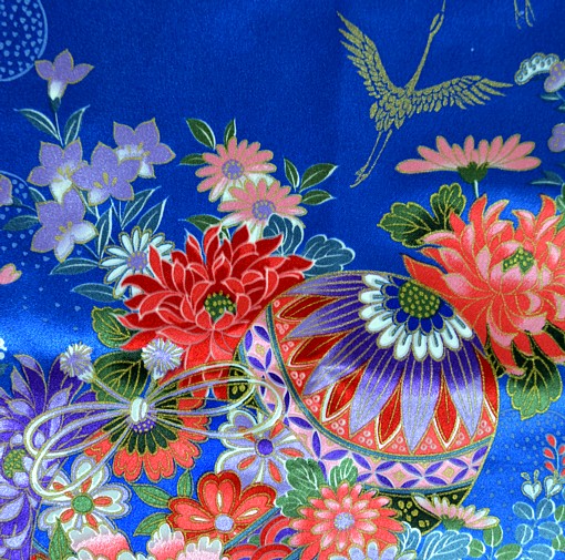 рисунока на японском халате-кимоно
