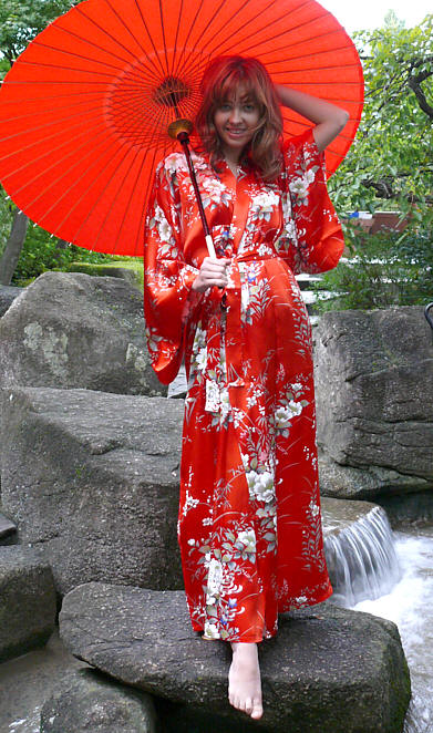 шелковое японское кимоно